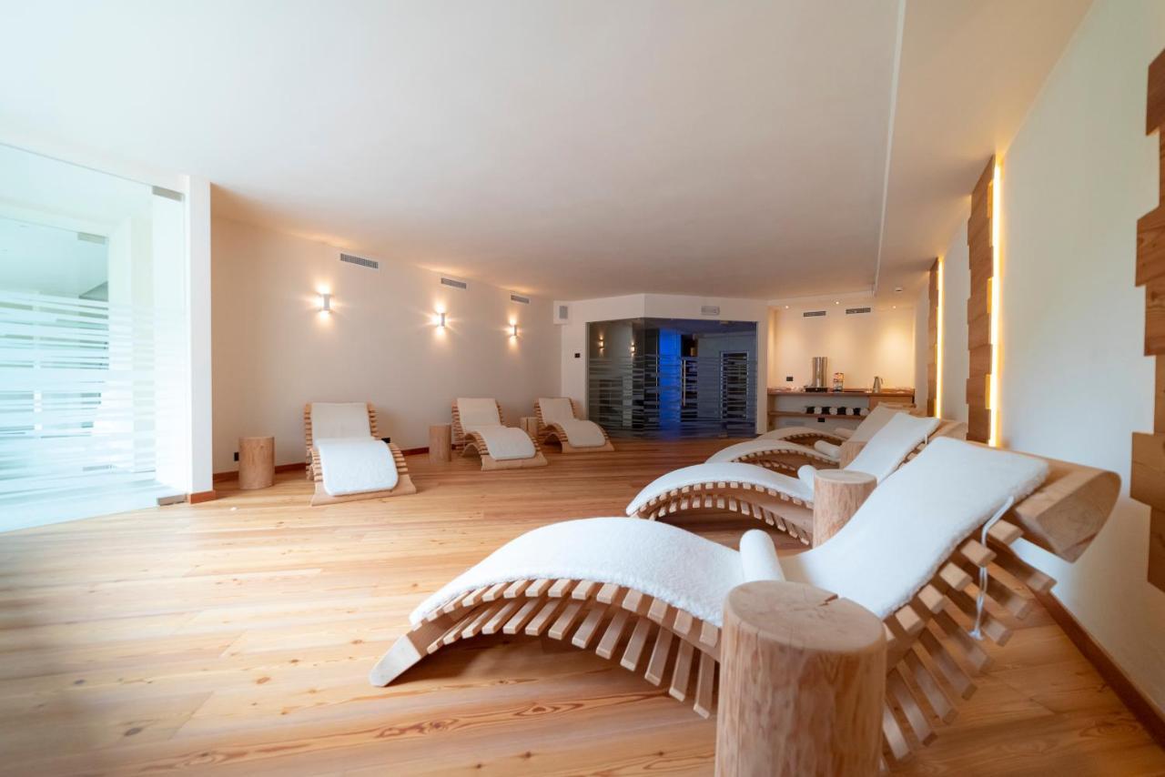Hotel Garni Paradisi - Wellness & Spa Mezzano Exterior photo